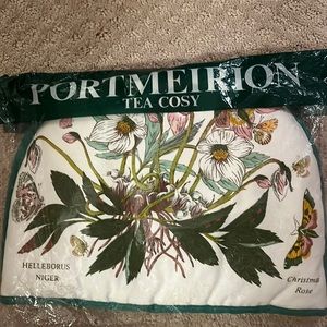 Portmeirion Tea Cosy; 14x10 in. Multi-colored, with Christmas Rose. New in pack.
